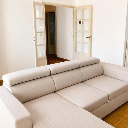 Apartman Rossignol Sous Les Toits