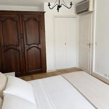 Rossignol Sous Les Toits Apartman *